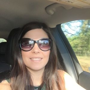 Meet your Posher, Aja